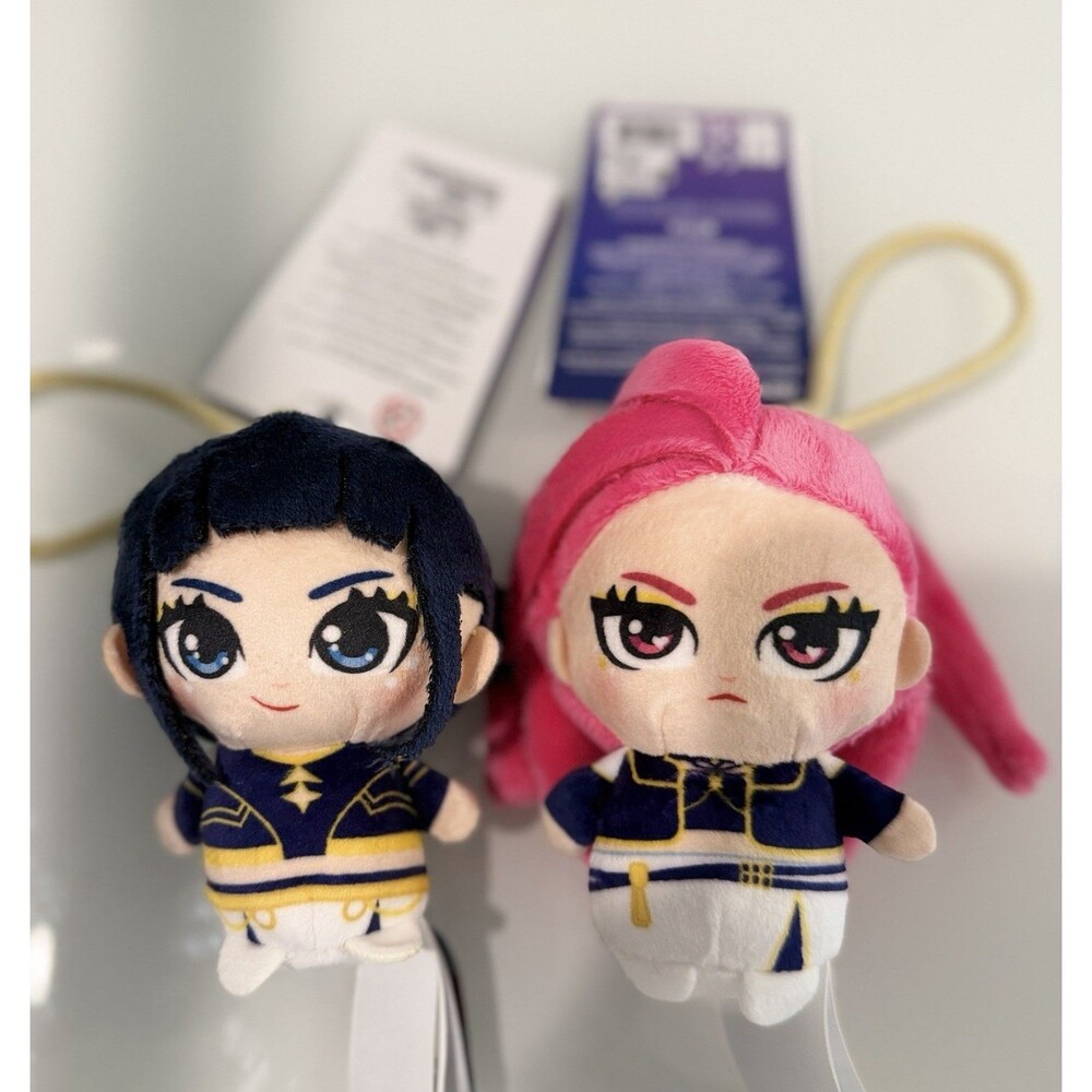 “K-Pop Demon Hunters”  Mira Zoey, HUNTR/X Plush Hangers Jazwares Netflix New